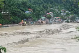 Lũ quét trên dãy Himalaya ở Ấn Độ, 42 người thiệt mạng và nhiều người mất tích
