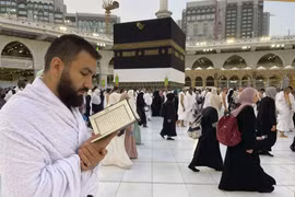Cuộc hành hương Hajj ở thánh địa Mecca bắt đầu, khoảng 2 triệu người tham gia