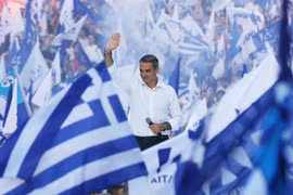 Hy Lạp có thủ tướng mới: Chính sách kinh tế là đòn bẩy đưa ông Mitsotakis trở lại