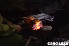 Giữ lửa trăm năm ở làng rèn Lý Nhân