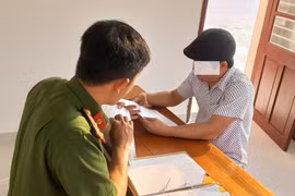 Xử phạt một cá nhân tự nhận là "phóng viên" chụp ảnh, quay phim hoạt động doanh nghiệp