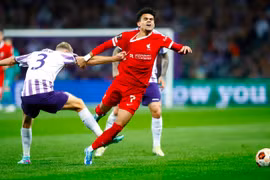 VAR lại từ chối bàn thắng, Liverpool thất bại tại Europa League