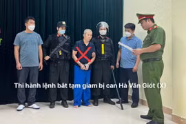 Bắt đối tượng nhốt 2 cán bộ Công an trong nhà rồi gọi người dân đến xem