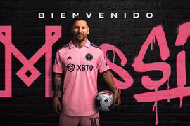 Leo Messi ra mắt Inter Miami trong trang phục màu hồng