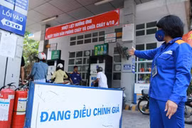Có phương án giảm thiểu những tác động tiêu cực đối với người nghèo từ việc điều chỉnh giá