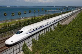 Phát triển đường sắt tốc độ cao Bắc - Nam có tốc độ thiết kế 350km/h