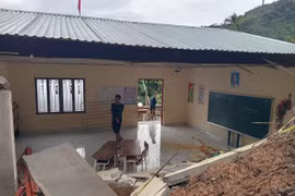 Sạt lở đất khiến một phòng học ở Quảng Nam bị sập