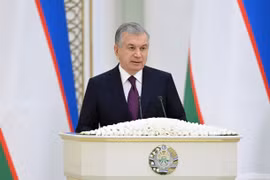 Uzbekistan tổ chức bầu cử sớm sau khi thay đổi hiến pháp