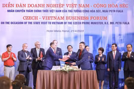 Vietjet ký thoả thuận hợp tác cùng trường bay F Air trước sự chứng kiến của Thủ tướng hai nước Việt Nam - Séc