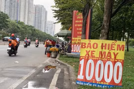 Vì sao Bộ Tài chính nhất quyết giữ lại bảo hiểm bắt buộc với xe máy, trong khi chi trả thấp?