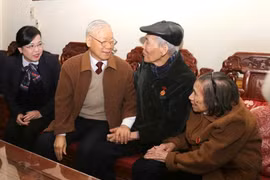 Tổng Bí thư Nguyễn Phú Trọng thăm và tặng quà gia đình chính sách tại Thái Nguyên