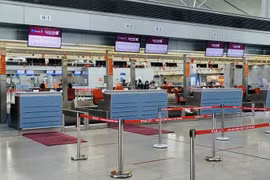 Khách đi sân bay Tân Sơn Nhất có thể tra cứu chuyến bay quốc nội, phương tiện giao thông bằng QR-code