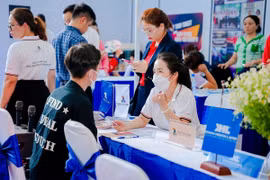 Bất động sản vào chu kỳ mới, các đại lý đồng loạt tuyển quân “công phá” thị trường