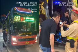 Uống rượu ngâm "quả thuốc phiện", tài xế xe khách vi phạm cả nồng độ cồn và ma tuý