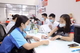 Bộ Giáo dục - Đào tạo đề xuất lùi thời hạn tăng học phí