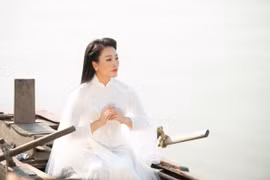 Ca sĩ Huyền Trang ra MV "Bến sông đợi chờ" nhân ngày Thương binh liệt sỹ 27/7