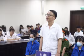 Cựu Phó Cục trưởng Cục Quản lý thị trường Trần Hùng bị phạt 9 năm tù về tội "Nhận hối lộ"