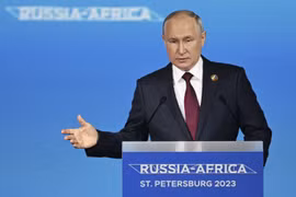 Ông Putin hứa vận chuyển ngũ cốc miễn phí tới 6 nước châu Phi