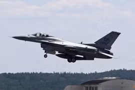 Mỹ sẵn sàng đào tạo phi công Ukraine lái tiêm kích F-16