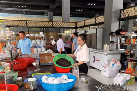 Quảng Ninh siết chặt quản lý cơ sở kinh doanh dịch vụ du lịch tự phát