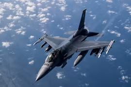 Máy bay thương mại bị tiêm kích F-16 truy đuổi ở Washington và rơi xuống núi