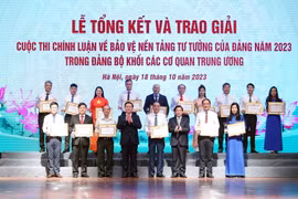 Trao giải Cuộc thi chính luận về bảo vệ nền tảng tư tưởng của Đảng