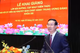 Đầu tư xây dựng đội ngũ cán bộ là đầu tư cho phát triển lâu dài, bền vững