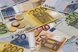Đồng euro sụt giảm, đồng yen tăng vọt vì chính sách lãi suất