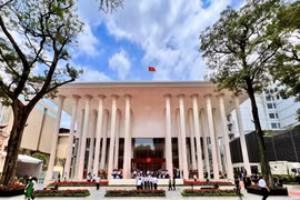 Nhà hát Hồ Gươm nằm trong Top 10 nhà hát opera tuyệt vời nhất thế giới