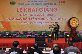 Trường Đại học Kinh doanh và Công nghệ Hà Nội khai giảng năm học mới