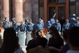 Người Armenia biểu tình sau khi Azerbaijan tấn công và kiểm soát Nagorno-Karabakh