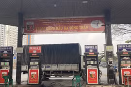 Bán xăng không đảm bảo chất lượng, doanh nghiệp tại Bình Dương bị phạt gần 900 triệu đồng.