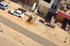 Cách các nhà báo sống và tác nghiệp trong chiến sự ở Sudan