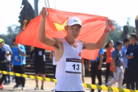 Hoàng Nguyên Thanh giành huy chương đầu tiên cho đoàn thể thao Việt Nam ở ngày 6/5
