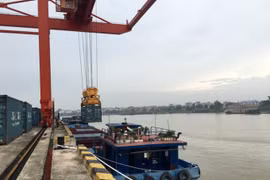 Cấm luồng đường thủy trên sông Hồng đoạn từ cảng Khuyến Lương đến xã Duyên Hà trong ngày 27/10