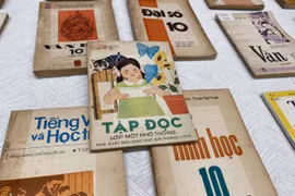 Có sách giáo khoa chuẩn hay không?