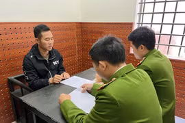 Bắt đối tượng mua bán 2.000 viên ma túy từ Lào về Việt Nam