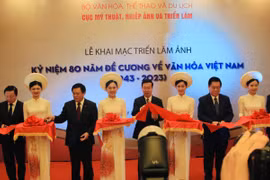Khai mạc Triển lãm ảnh Kỷ niệm 80 năm "Đề cương về văn hóa Việt Nam"