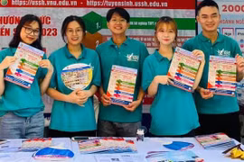 Vừa công bố điểm chuẩn, nhiều trường đã tiến hành xét tuyển bổ sung