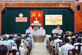 Cử tri kiến nghị sớm tháo gỡ, khắc phục tình trạng thiếu hụt thuốc men, vật tư y tế