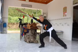 Võ sư miền sơn cước có 12 người vợ vẫn cô đơn ở tuổi xế chiều