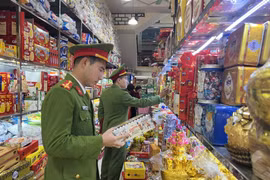 Cao điểm chống buôn lậu, hàng giả dịp trước, trong và sau Tết Nguyên đán Giáp Thìn 2024