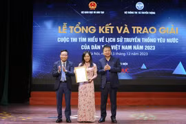 Trao giải cuộc thi “Tìm hiểu về lịch sử truyền thống yêu nước của dân tộc Việt Nam”