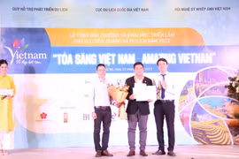 Trao giải Cuộc thi ảnh "Tỏa sáng Việt Nam - Amazing Vietnam"