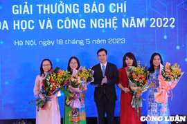 Trao Giải thưởng Báo chí về khoa học và công nghệ lần thứ 10
