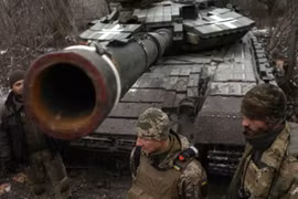 NATO có thể cung cấp thêm vũ khí hạng nặng cho Ukraine