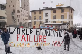 Các nhà hoạt động khí hậu biểu tình trước thềm Davos 2023