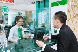 Cổ phiếu ngân hàng: Lựa chọn đơn vị hạn chế cho vay bất động sản