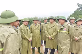 Thứ trưởng Bộ Nông nghiệp đề nghị tỉnh Hà Tĩnh làm rõ tình hình lũ lụt ở huyện Hương Khê