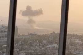 Ngừng bắn ở Gaza, Israel mở rộng các cuộc tấn công vào Syria và Bờ Tây